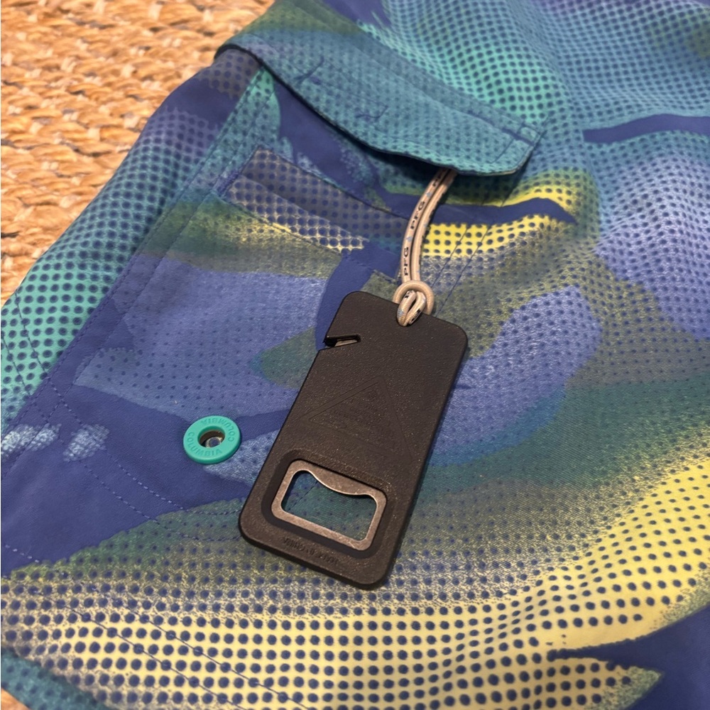 NWT women’s Columbia PFG board short
Size 4 flex fit 
Omni-shield & Omni-shade. - Picture 3 of 9